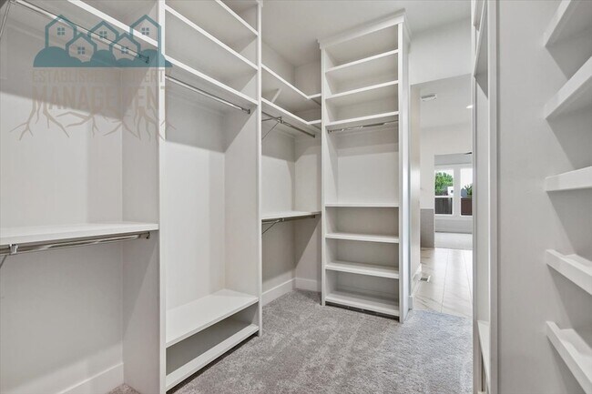 Building Photo - 10642 W Lothbury Dr