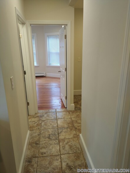 Building Photo - 44 Fenton St