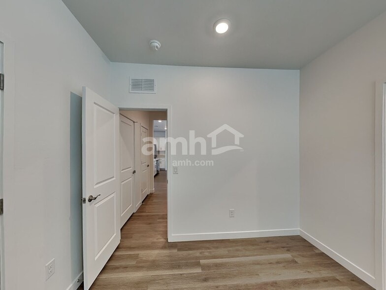 Building Photo - 13085 N Serenity Vly Dr