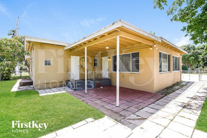 Building Photo - 530 S 28th Ave