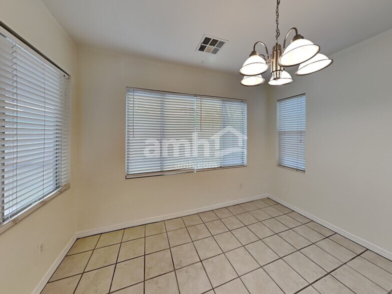 Building Photo - 2030 S 87th St