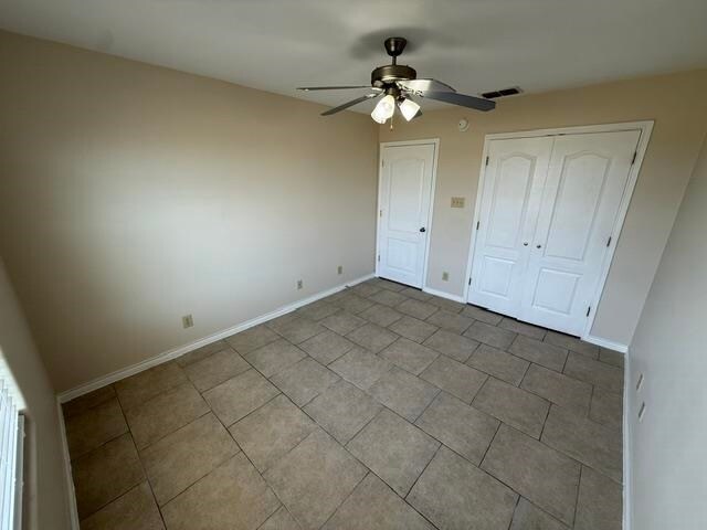 Building Photo - 2720 Camelot Dr