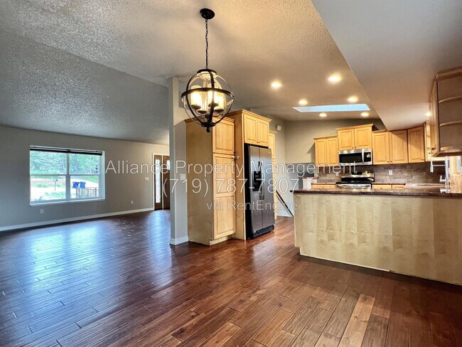 Building Photo - 6318 Galway Dr