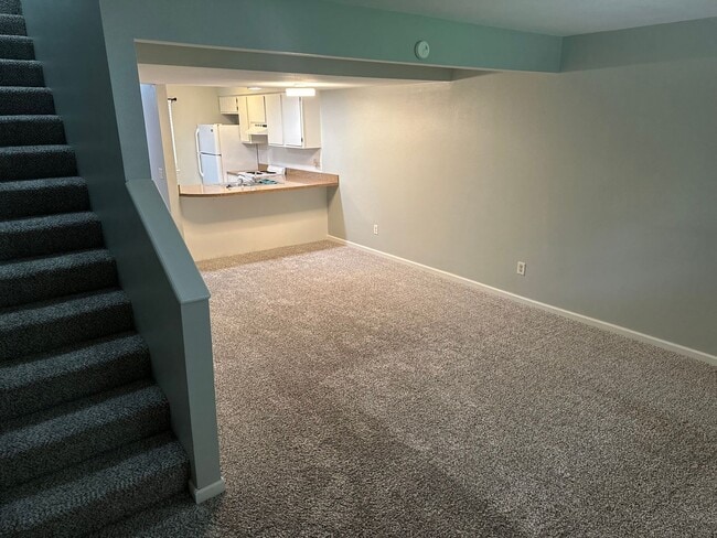 Building Photo - 2-Bedroom, 2-Bathroom End Unit Condo with ...