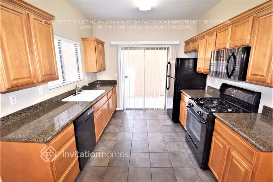 Building Photo - 2868 Canonero St