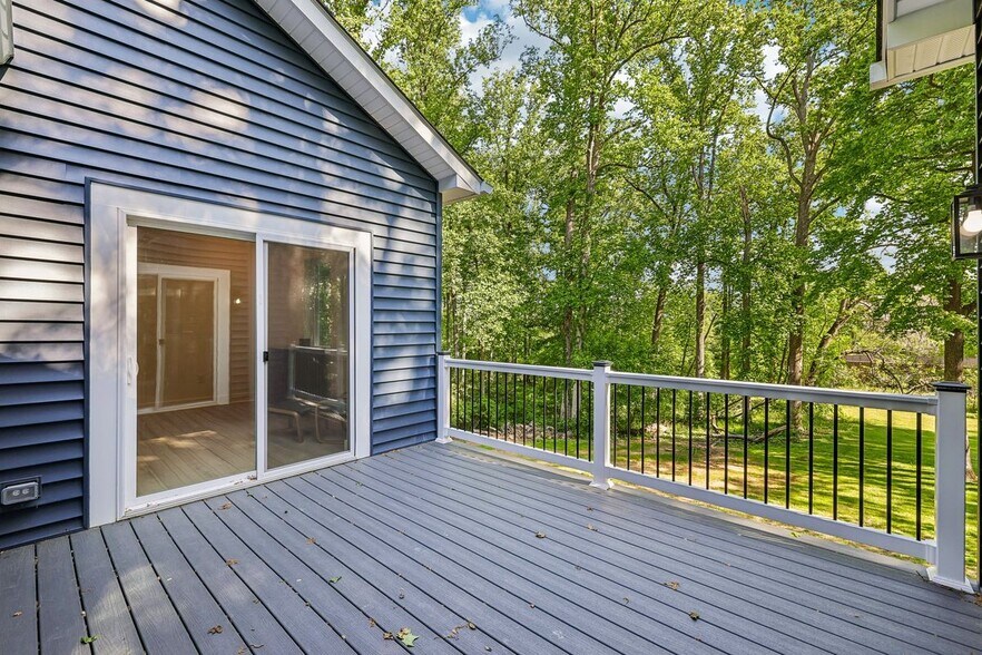 Building Photo - 4315 Pinetree Rd
