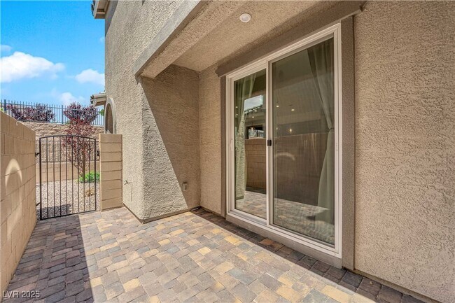 Building Photo - 8035 Skye Foxx St