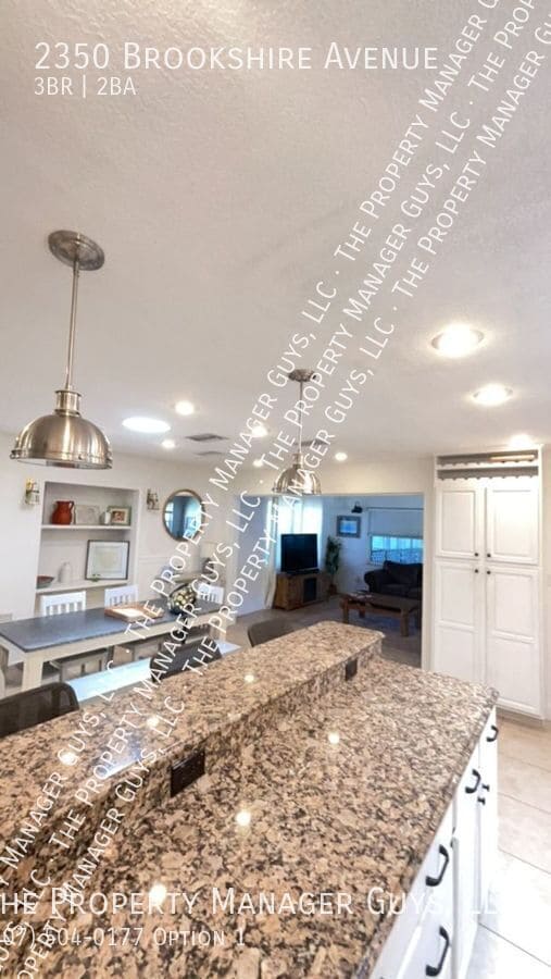 Building Photo - 2350 Brookshire Ave