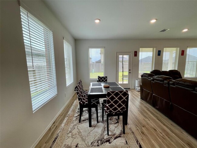 Building Photo - 31603 Rosebud Vly Ln