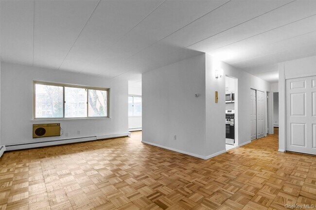 Building Photo - 372 Central Park Ave