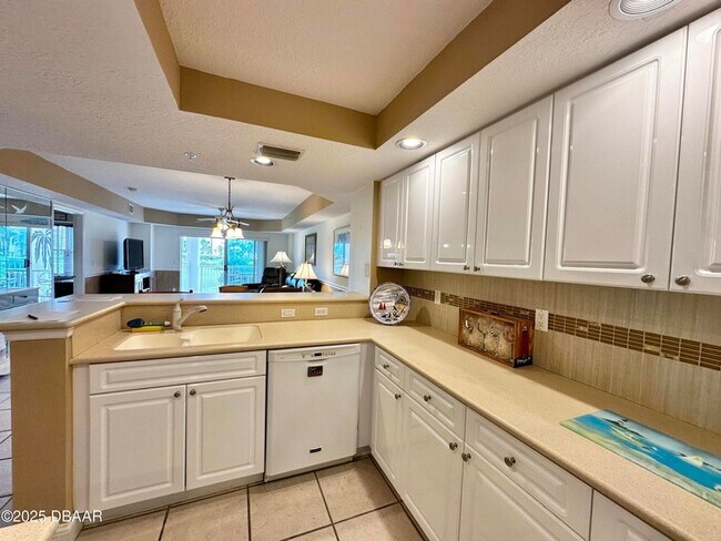 Building Photo - 4670 Links Village Dr