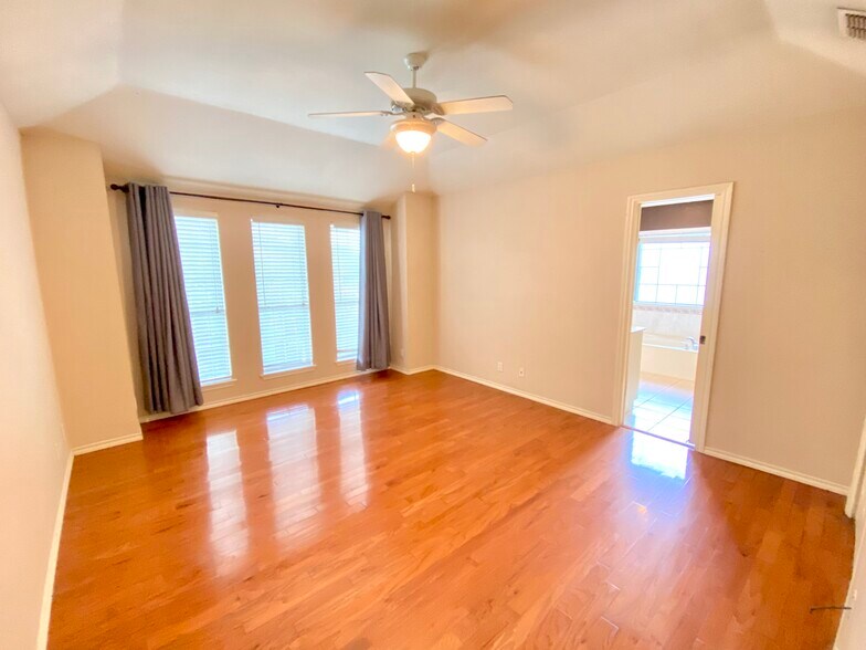 Building Photo - 1551 Briarwyck Dr