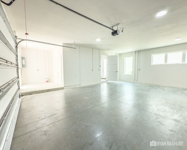 Building Photo - 627 Petit Wy