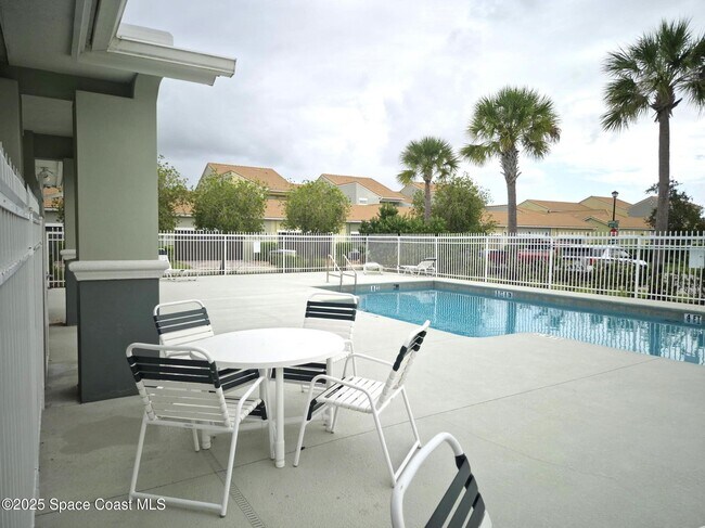 Building Photo - 3325 Sedge Dr