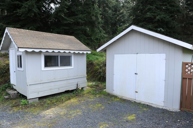 Building Photo - 3151 N Shadowbrook Ln