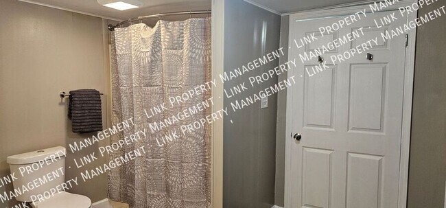 Building Photo - COMING SOON!  RENT TO OWN!  Renovated 3 Be...