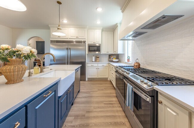 Building Photo - 310 N 11th St