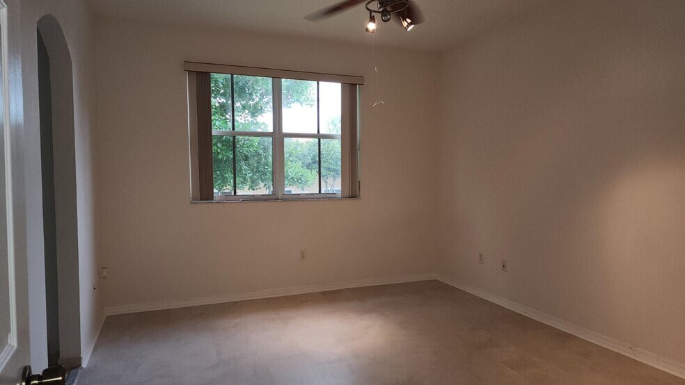 Building Photo - 4929 Windward Way
