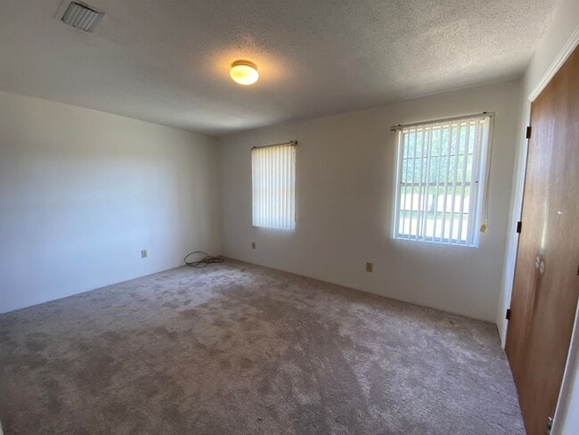 Building Photo - 21 Sugar Run Rd