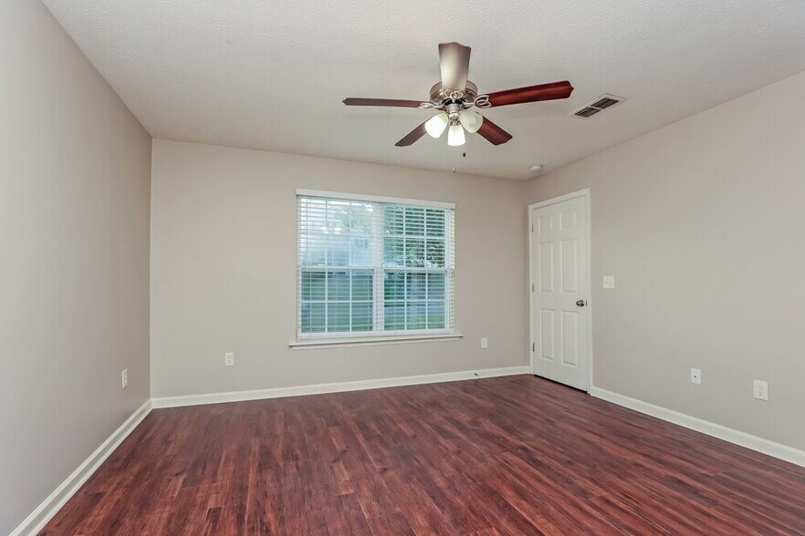 Building Photo - 145 Grovedale Trace