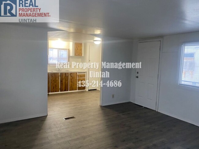 Building Photo - Myton Trailer Home