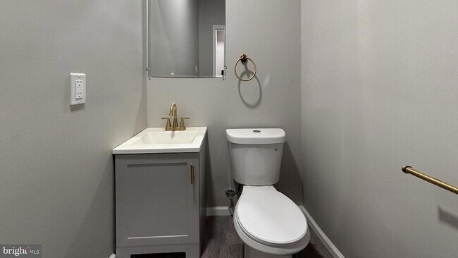 Building Photo - 1433 S 32nd St