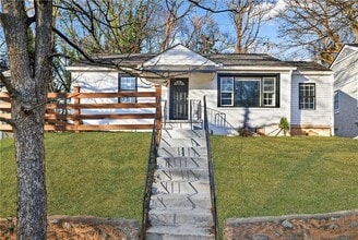 Building Photo - 1173 Fenwood St SW