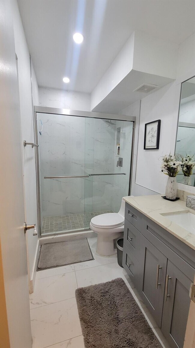 Building Photo - 3701 Tyler St