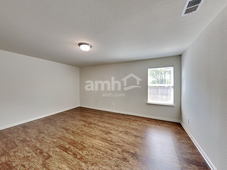 Building Photo - 4505 Shy Creek Ln