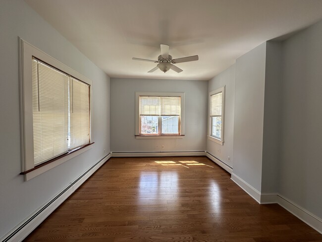 Building Photo - 138 New York Ave