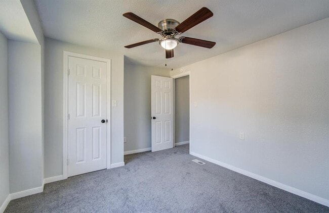 Building Photo - 13419 Commander Cir