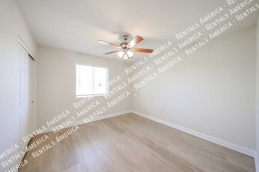 Building Photo - 11621 N 30th St