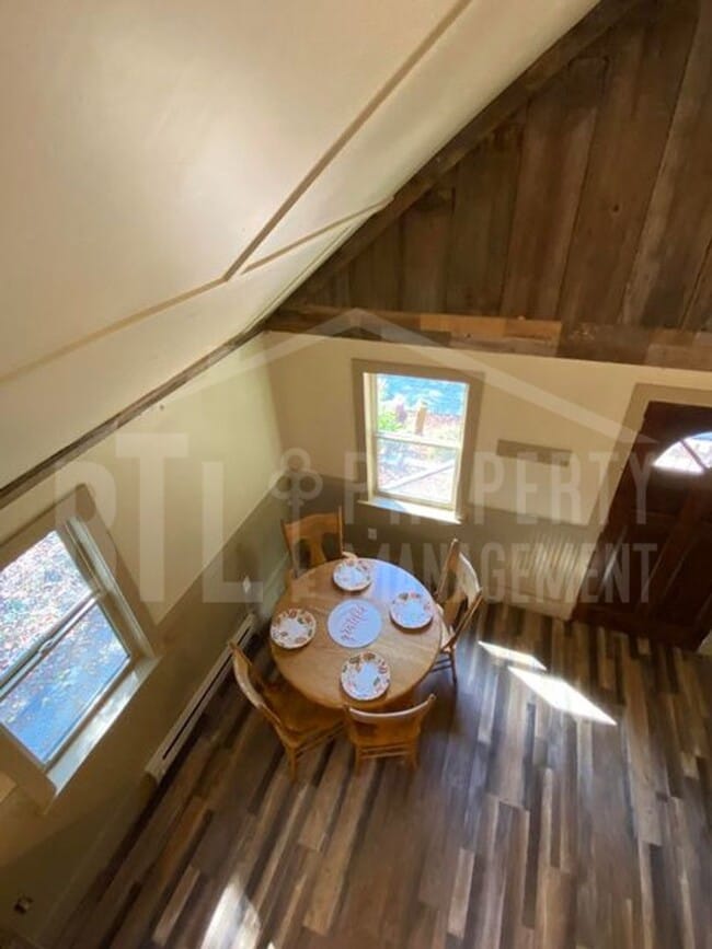 Building Photo - Rustic One Bedroom Cabin with Loft