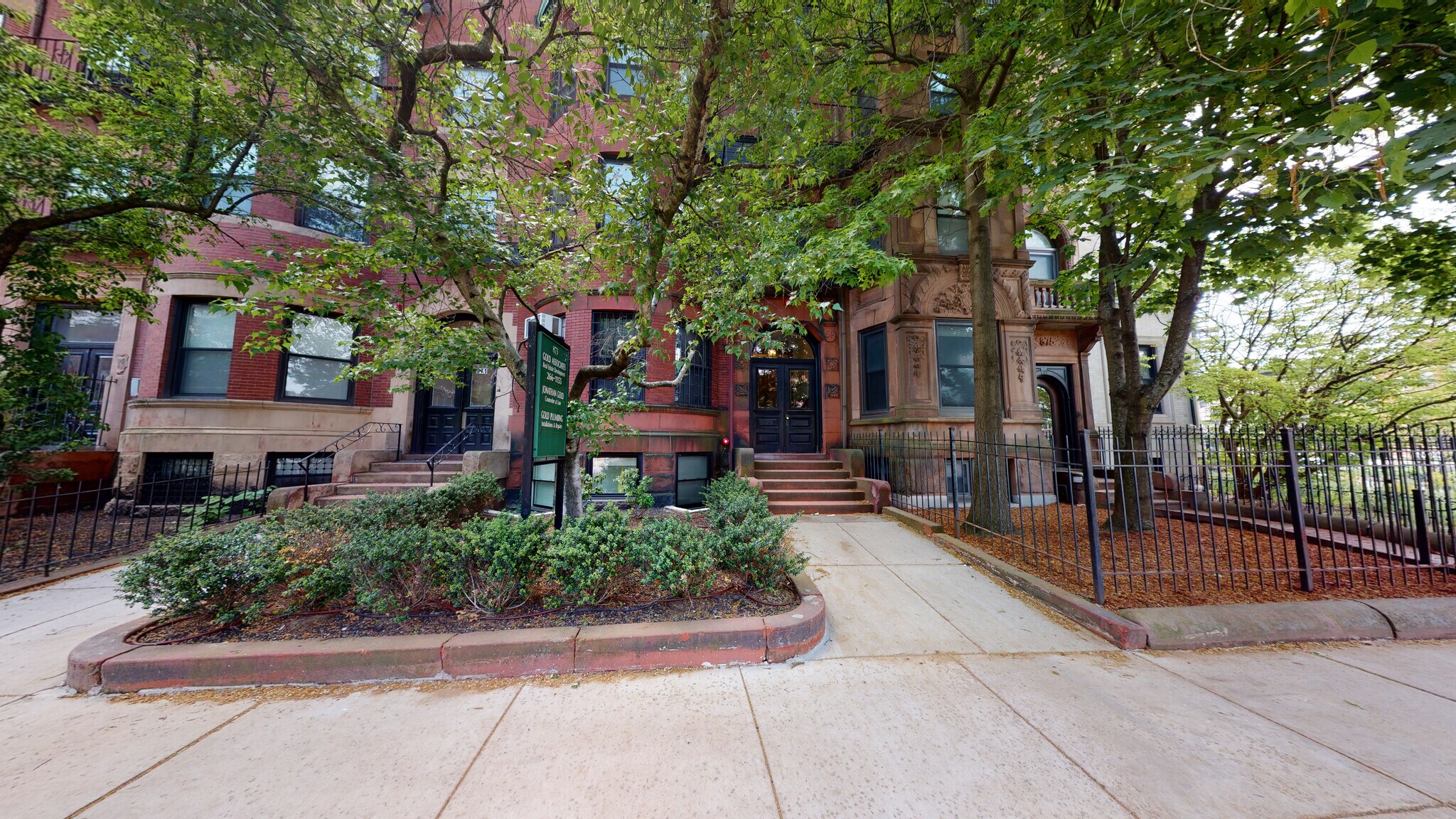 Building Photo - 873 Beacon St
