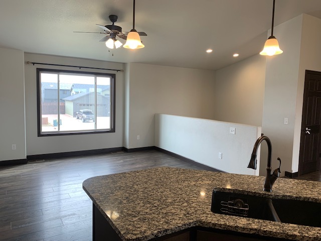 Building Photo - 528 Bull Run Dr