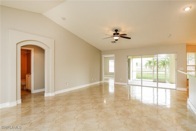 Building Photo - 229 NE 7th Pl