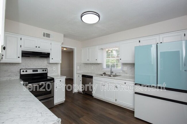 Building Photo - 4065 Windtree Ln
