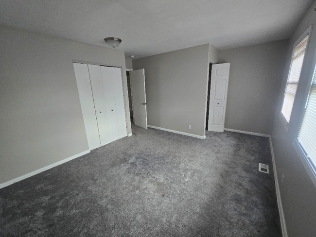 Building Photo - 363 Pershing Ave NE
