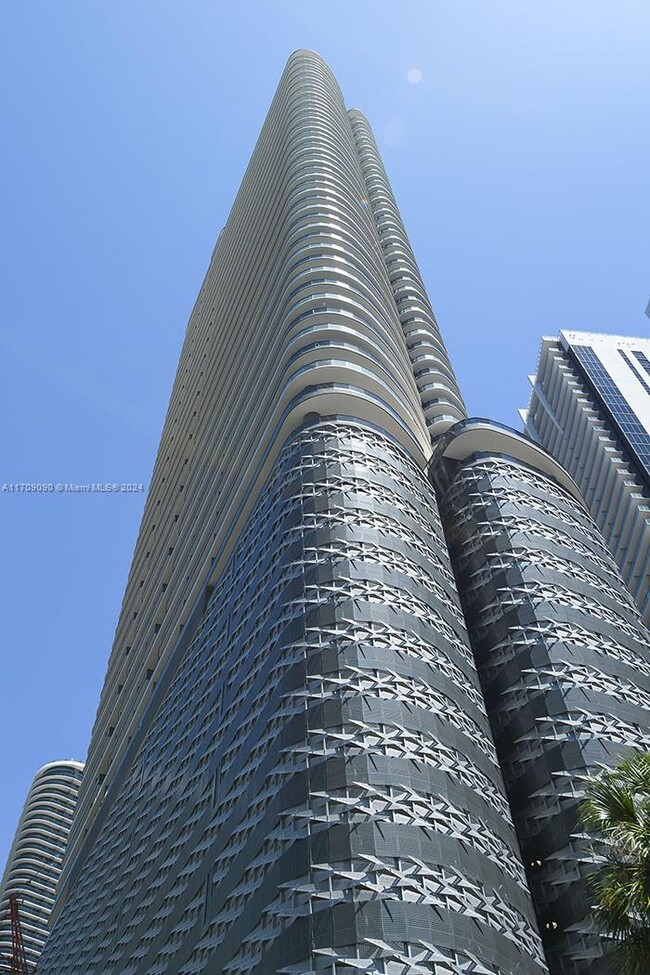 Building Photo - 1000 Brickell Plaza