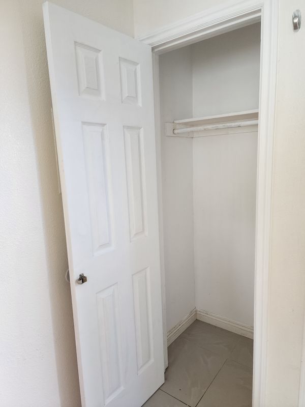 Building Photo - 13514 Village Dr