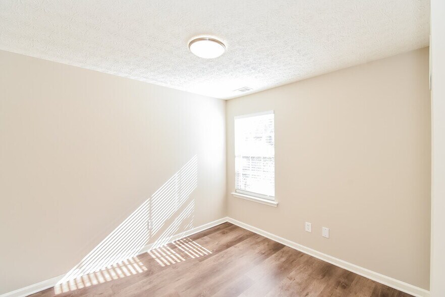 Building Photo - 109 Silver Ridge Dr