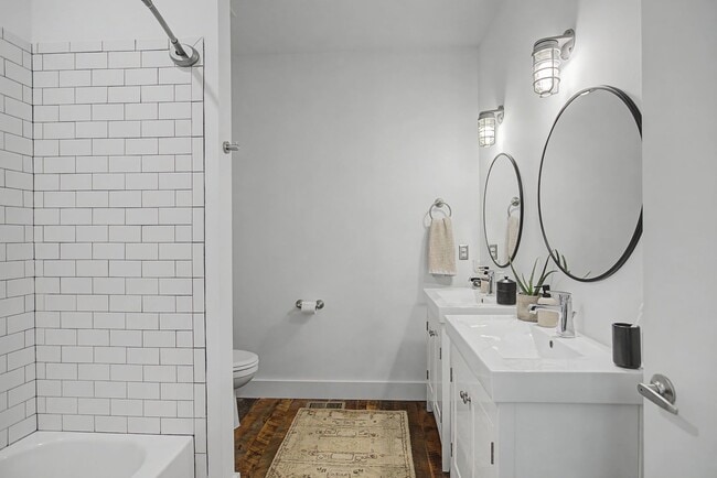 Building Photo - 1225 4th Ave S