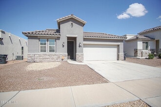 Building Photo - 12993 Tryne Way