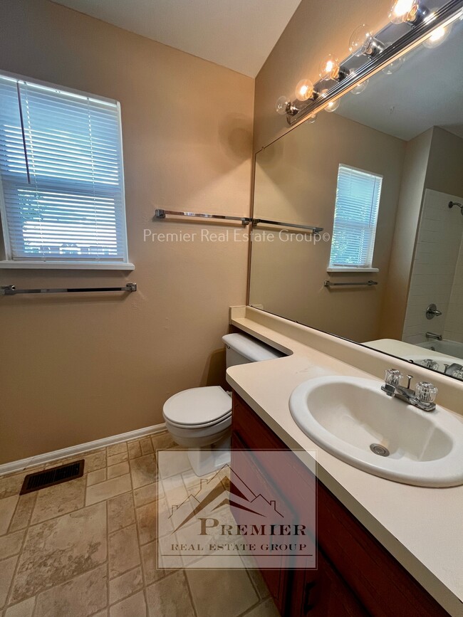 Building Photo - 3921 Donney Brook Ct
