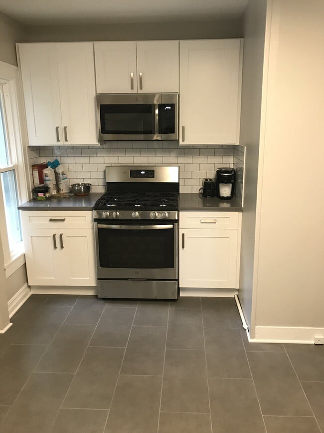 Building Photo - 1024 Foster St