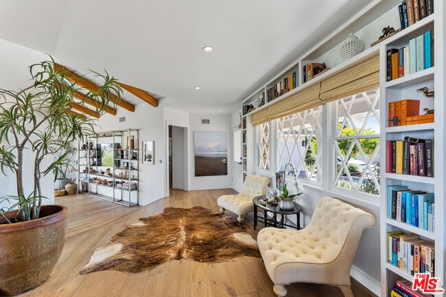 Building Photo - 4530 San Blas Ave