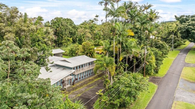 Building Photo - 3 Bedroom / 2.5 Bath Home with 20 Acres of...