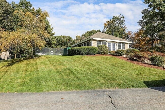 Building Photo - 5 Gleneagle Dr