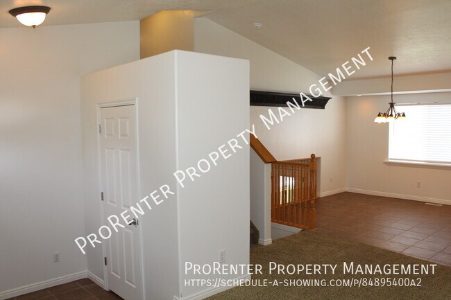 Building Photo - 1989 N 2530 W