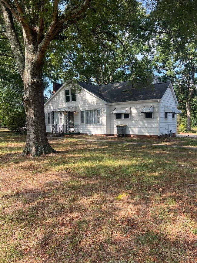 Building Photo - 2108 Concord Lake Rd
